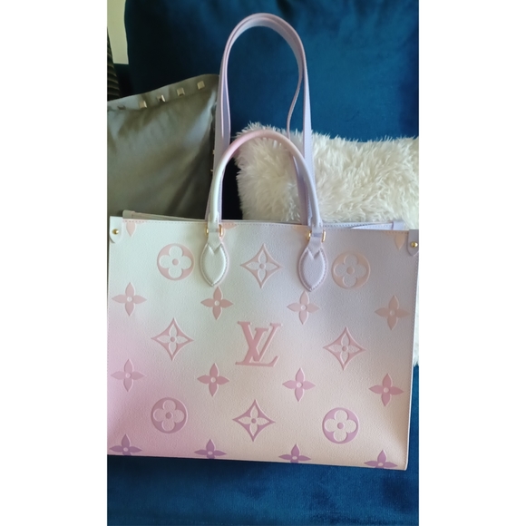 Authentic Louis Vuitton Handbag - Picture 7 of 9